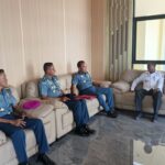 SILATURAHMI DAN TINGKATKAN INDUSTRI PERIKANAN, KOMANDAN KODAERAL XI LAKSANAKAN PERTEMUAN DENGAN GUBERNUR PAPUA SELATAN.