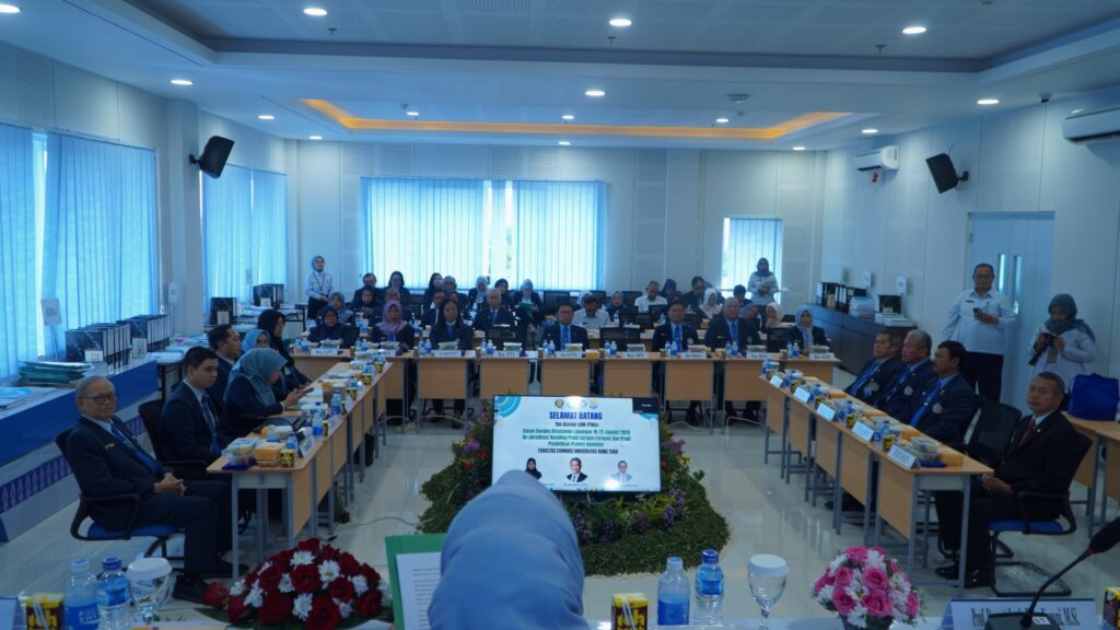 Jamin Mutu Lulusan, Fakultas Farmasi UHT Gelar Re-Akreditasi Prodi Sarjana Farmasi dan Profesi Apoteker