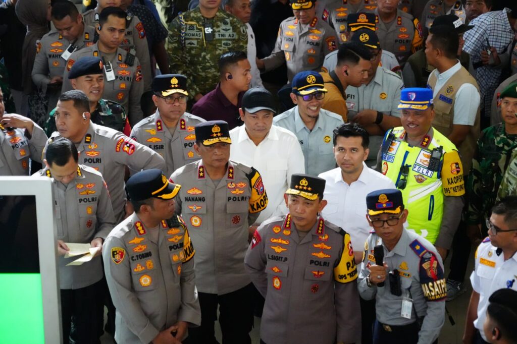 Kapolri dan Bupati Sidoarjo Pastikan Pengamanan Mudik Lebaran BerjalanOptimal