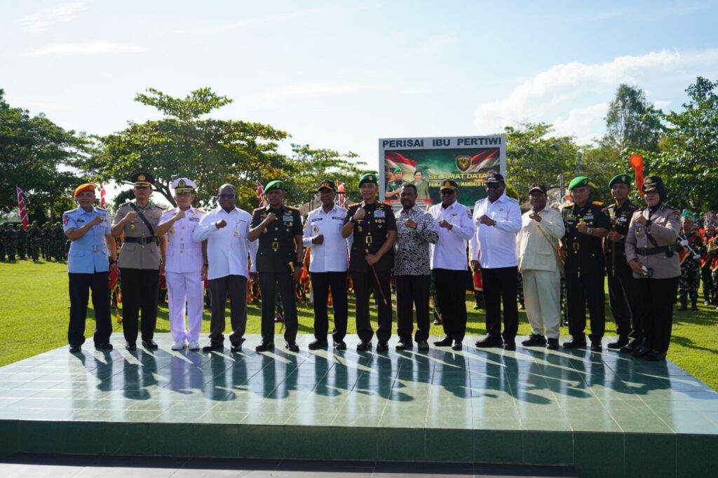 Wadan Kodaeral XI Hadiri Serah Terima Pangdam XXIV/Mandala Trikora