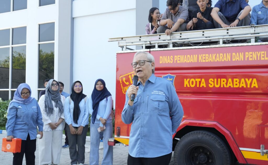 Fakultas Farmasi UHT Perkuat Budaya Keselamatan Lewat Pelatihan Kesiapsiagaan Kebakaran